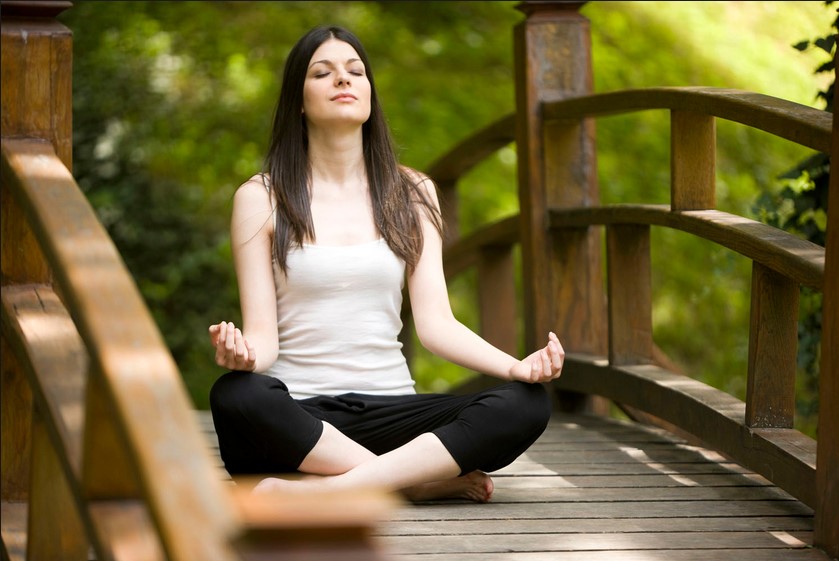 Latihan Yoga untuk Menurunkan Berat Badan Secara Alami