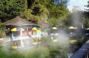 Tempat Wisata Pemandian Air Panas yang Dekat dengan Jakarta